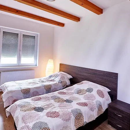 Apartament Deak Nyekladhaza